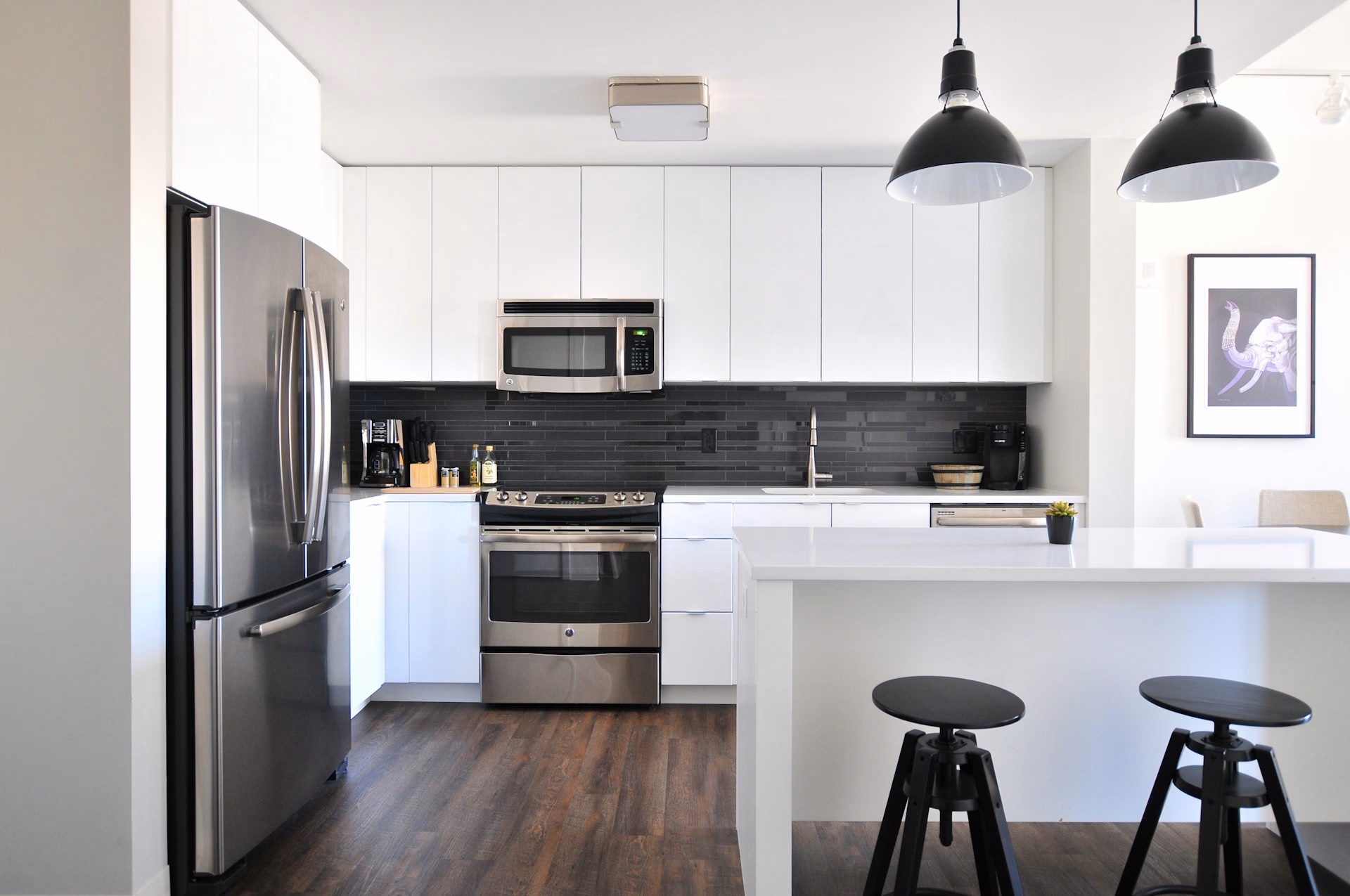 The Coast House · Suite 04 — AI-generated hotels & vacation rental photography