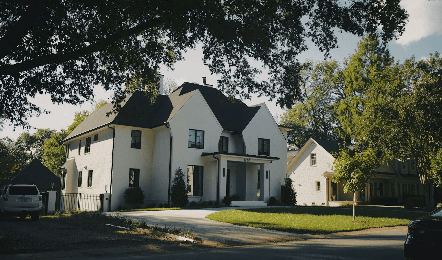 ELEGANT SUBURBAN MANSION